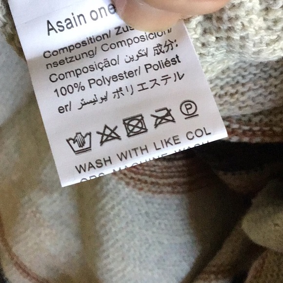 SALE ! Boho Aztec shawl cardigan - Picture 8 of 8